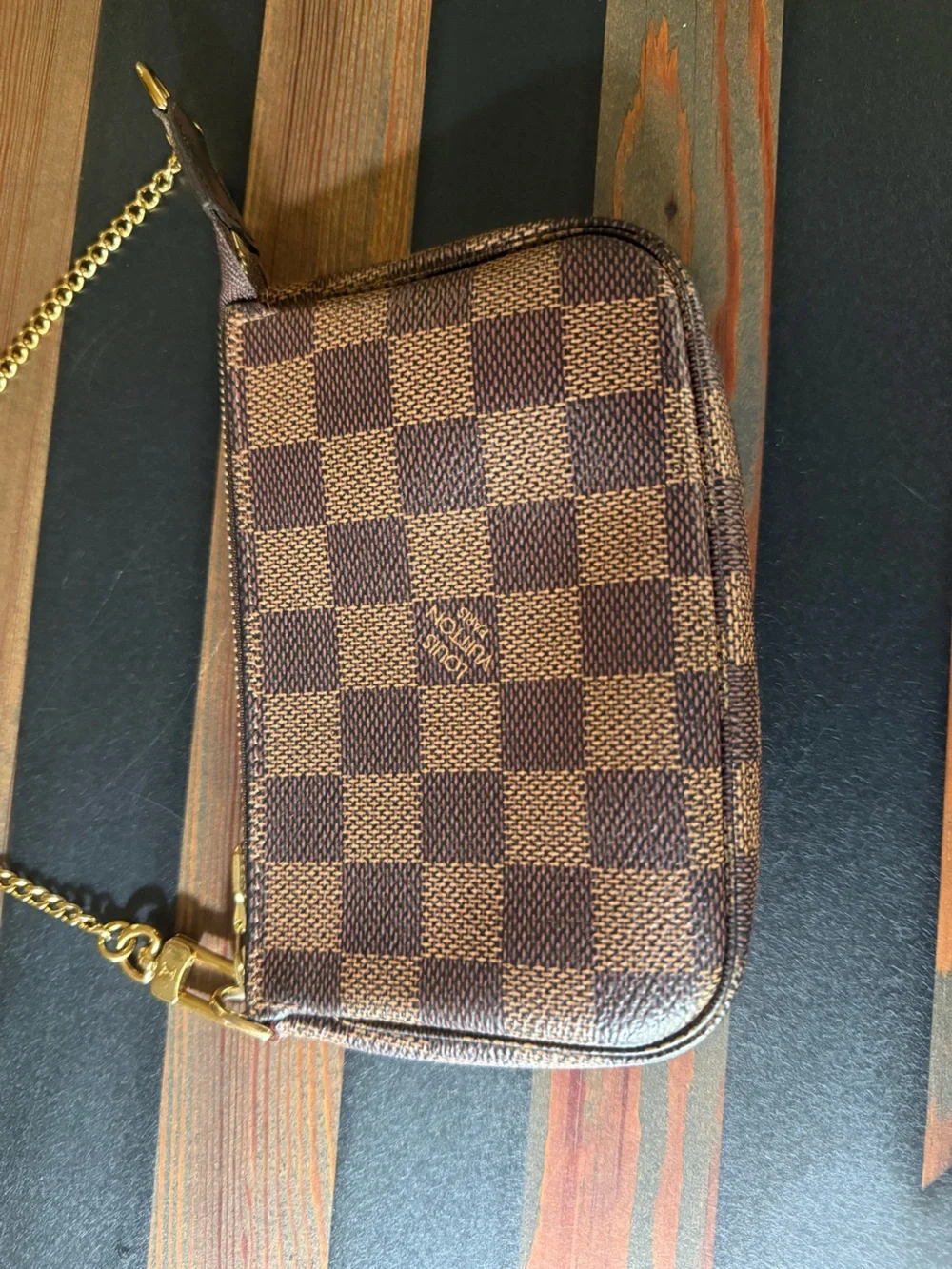 Louis Vuitton mini pochette